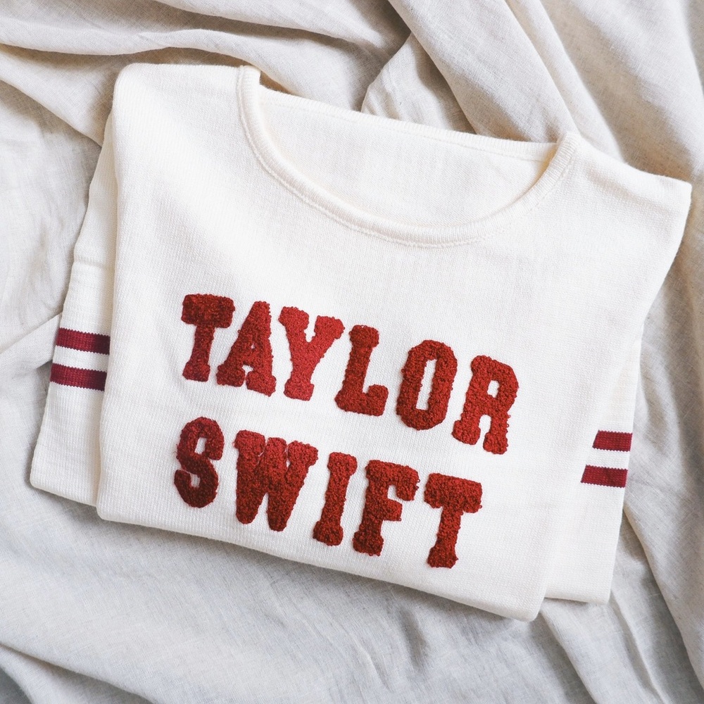 Taylor Swift sweater Red era